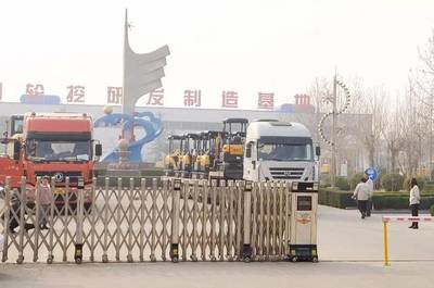 恒特挖掘機再發15臺微型挖掘機交付客戶